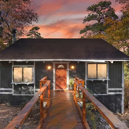 Closer To The Stars Cabin With Fire Pit